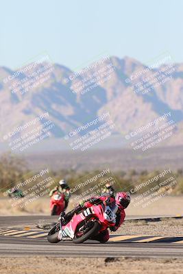 media/Dec-07-2025-CVMA (Sun) [[3e7d2de5dc]]/Race 16-Formula Middleweight/